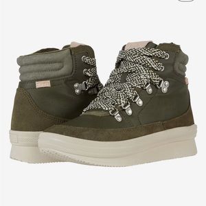 Keds Midland boot size 9.5 women’s